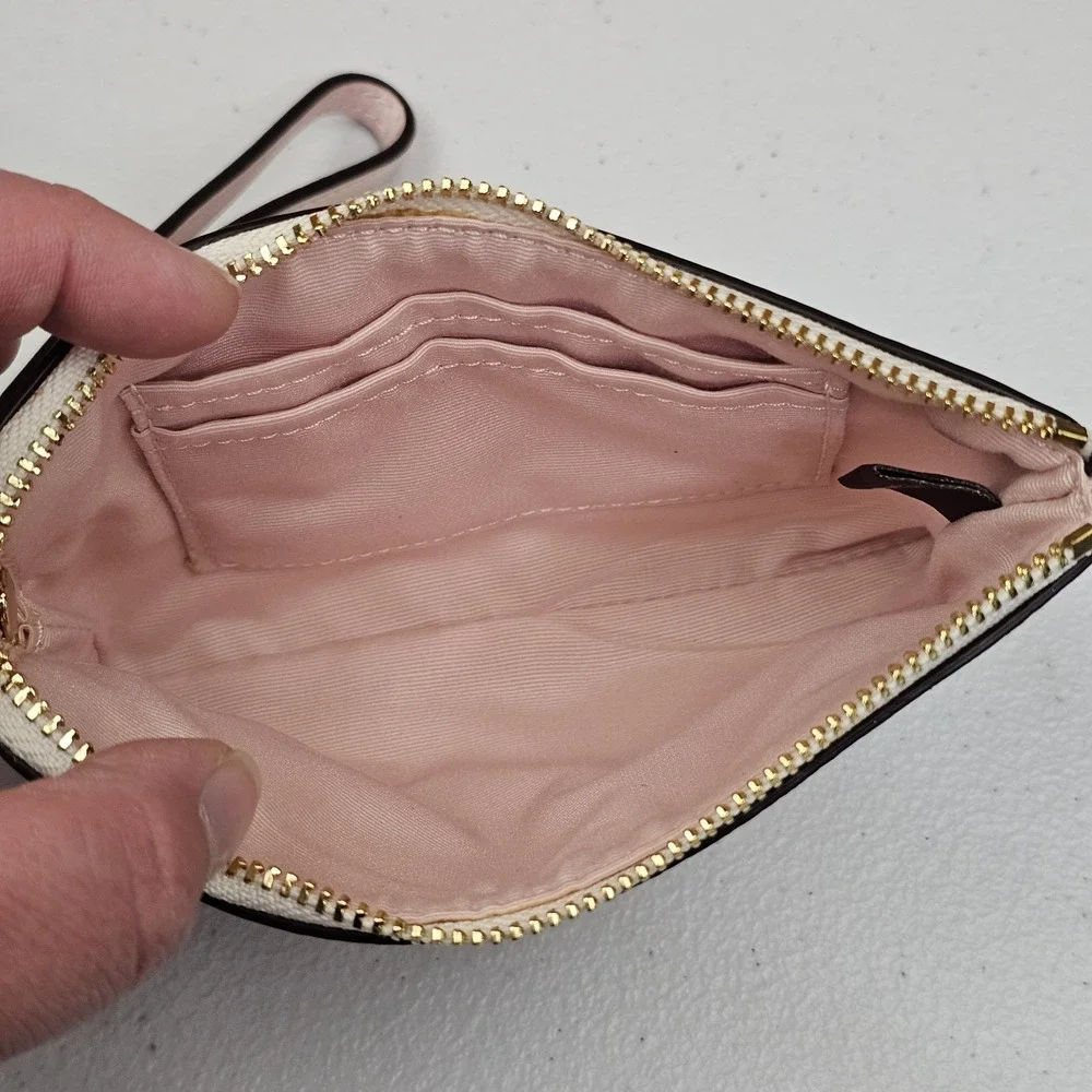 EUC Coach Cream Floral Wristlet
